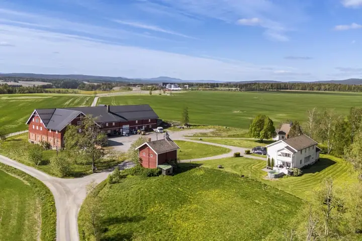 Esval Gård, Vormsund