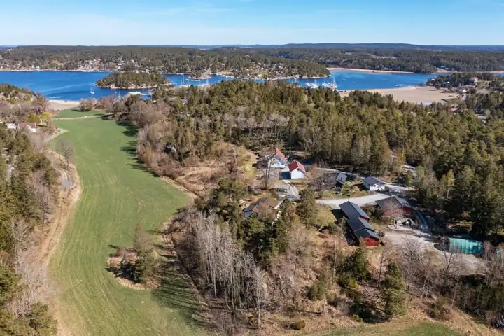 Grimsøen Vestre Landbrukseiendom, Skjeberg