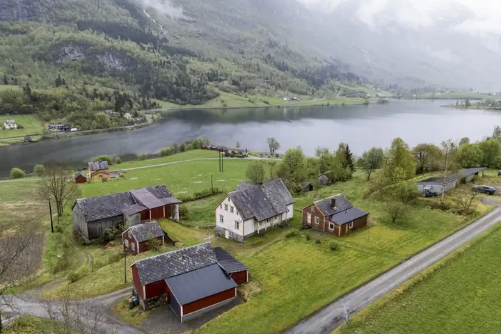 Løken gård, Olden