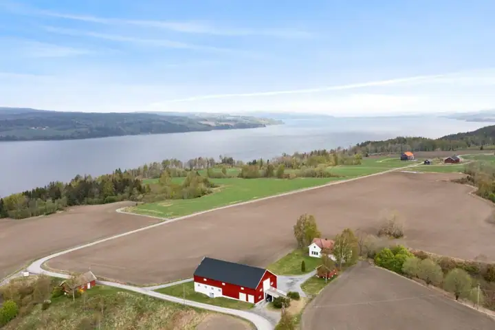 Melnes, Enebakkneset, Enebakkneset