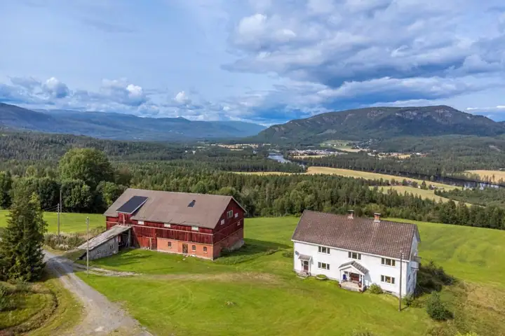 Nedre Værås gård, Lampeland