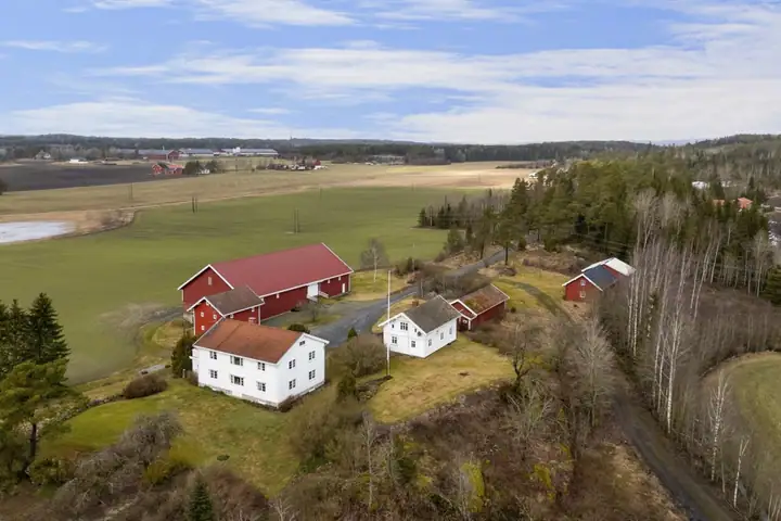Sønstegård, Degernes