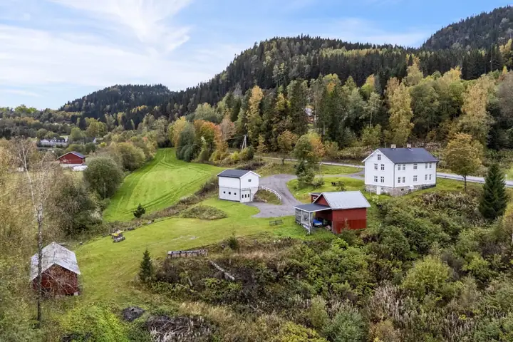 Stålitt i Lunner, Grua — solgt