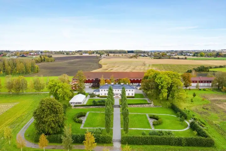 Staur Gård i Stange, Ottestad