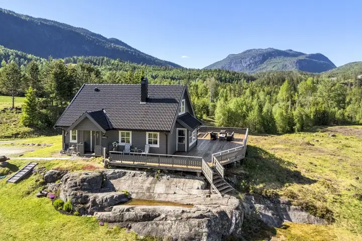Tveitkåseth, Veggli